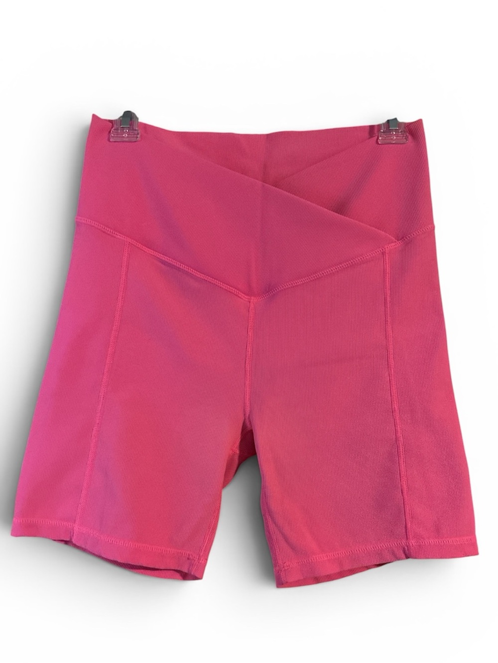 Wilo the Label Crossover Waistband Biker Shorts in Coral | Size Large